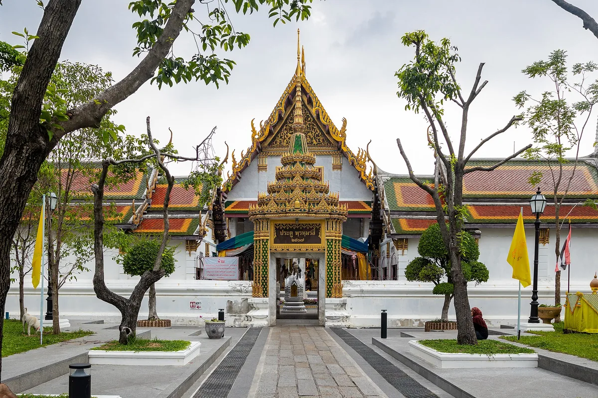 Wat Rakhang Khositaram Woramahawihan, Bangkok Noi